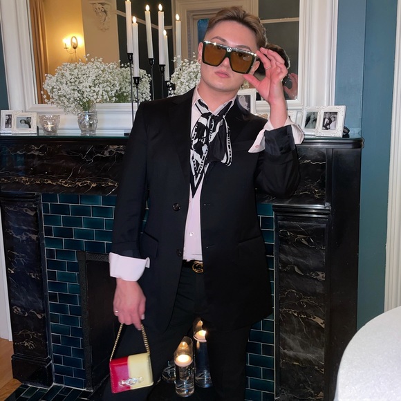 Meet your Posher, Daniel - Picture 2 of 3